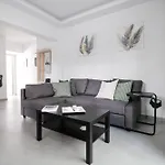 Rhodes Retreat: Modern Comfort In Serene Luxury Rhodes City