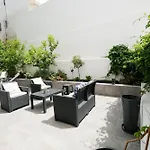 Apartmán Rhodes Retreat: Modern Comfort In Serene Luxury