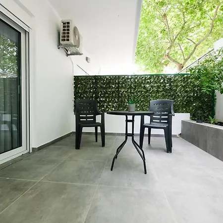 Rhodes Retreat: Modern Comfort In Serene Luxury Apartment Rhodes City