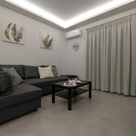 Rhodes Retreat: Modern Comfort In Serene Luxury עיר רודוס