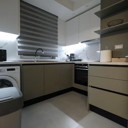 דירה Rhodes Retreat: Modern Comfort In Serene Luxury