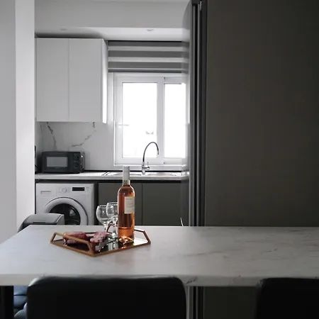 Daire Rhodes Retreat: Modern Comfort In Serene Luxury