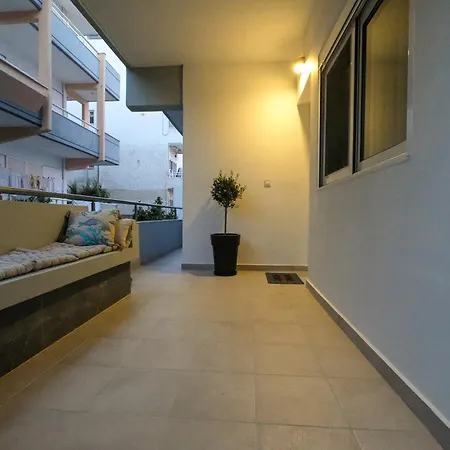 Rhodes Retreat: Modern Comfort In Serene Luxury Apartment *