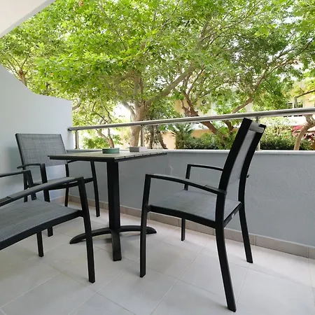 Rhodes Retreat: Modern Comfort In Serene Luxury Apartment Rhodes City