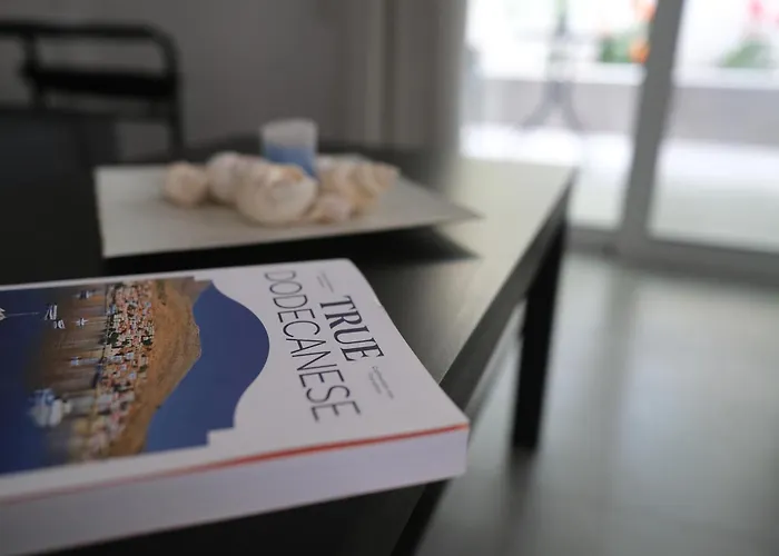 דירה Rhodes Retreat: Modern Comfort In Serene Luxury