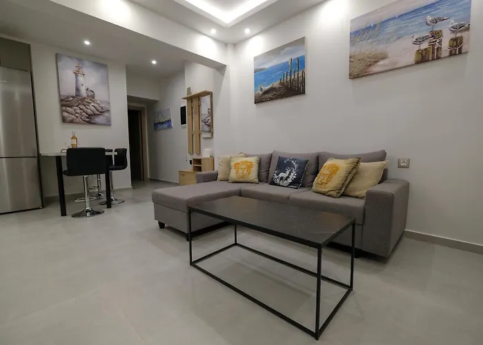 Apartamento Rhodes Retreat: Modern Comfort In Serene Luxury