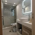 アパート Rhodes Retreat: Modern Comfort In Serene Luxury *